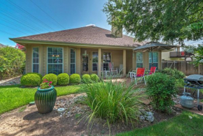 Cozy Home with Patio and Yard, 3 Mi to Lake Travis!